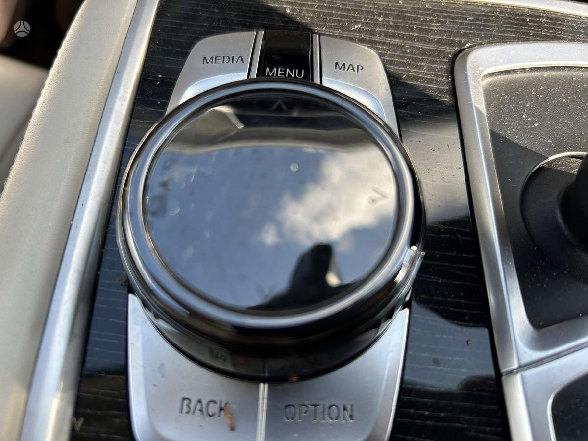 BMW 7 serija