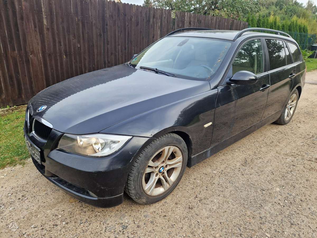BMW 320 Dalimis