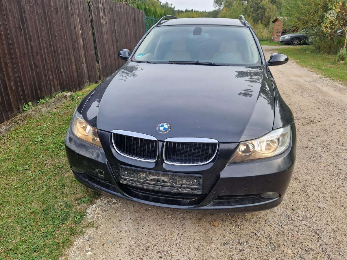 BMW 320 Dalimis