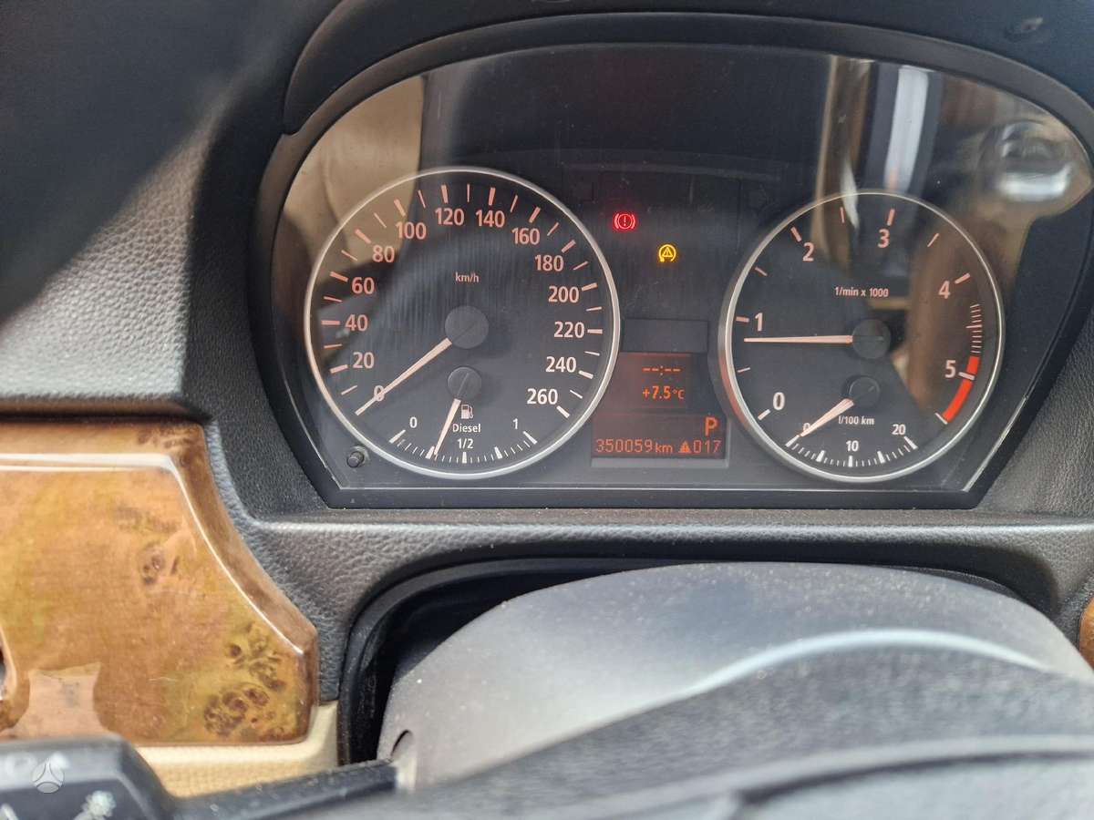 BMW 320 Dalimis