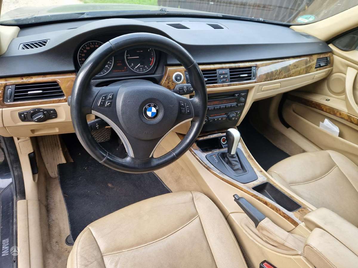 BMW 320 Dalimis
