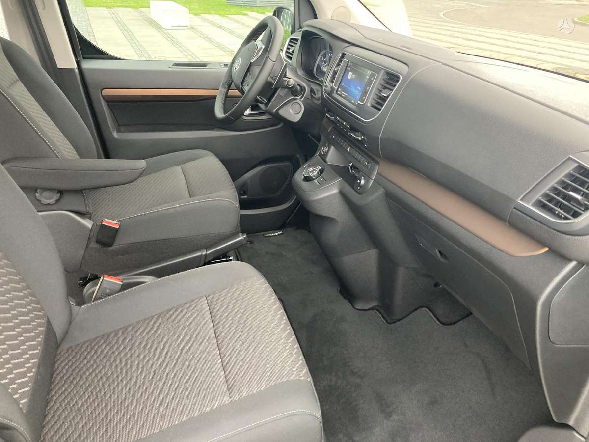 Toyota Proace Verso, passenger minibus