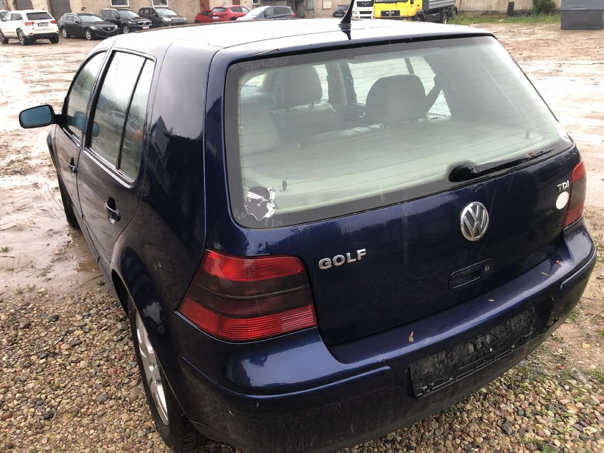 Volkswagen Golf for parts