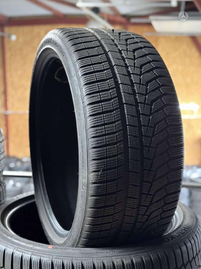 Hankook WINTER I*CEPT EVO 2, winter 295/35 R23
