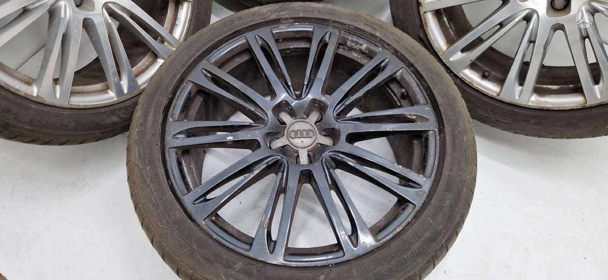 Audi A8, light alloy, R20