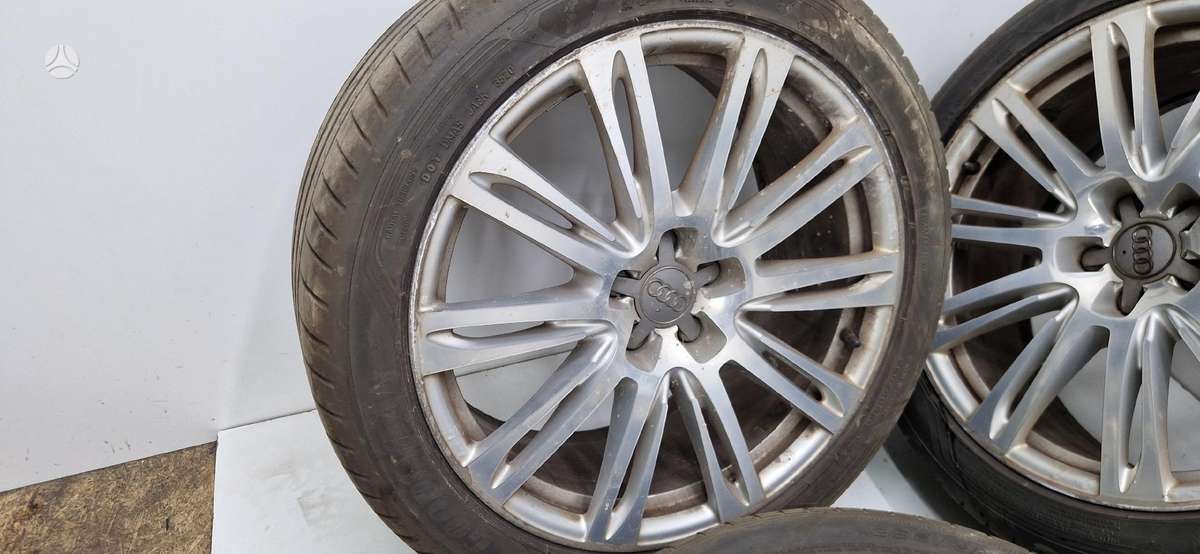 Audi A8, light alloy, R20