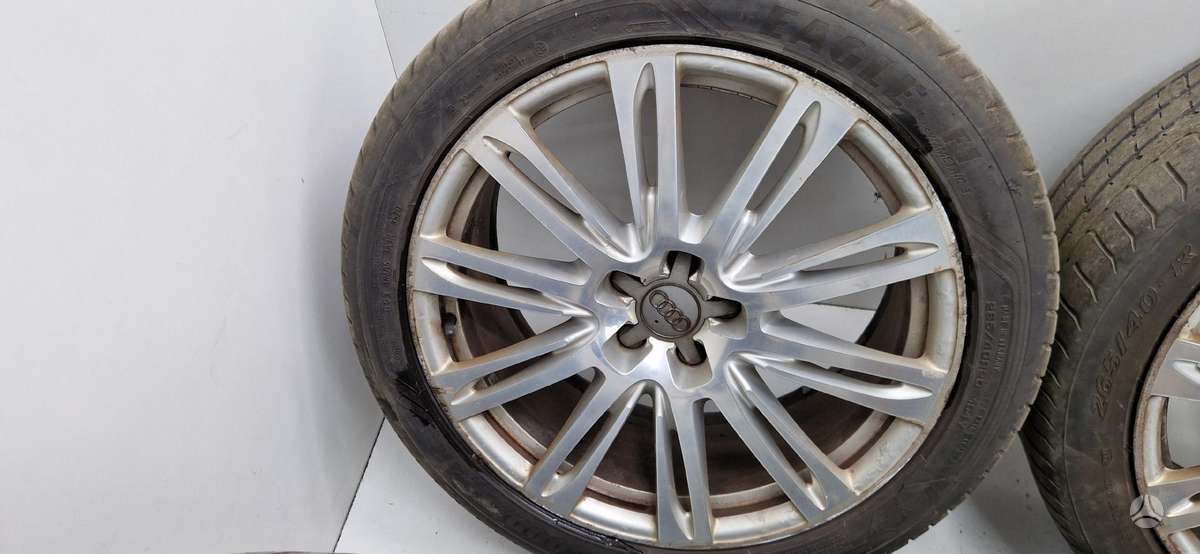 Audi A8, light alloy, R20