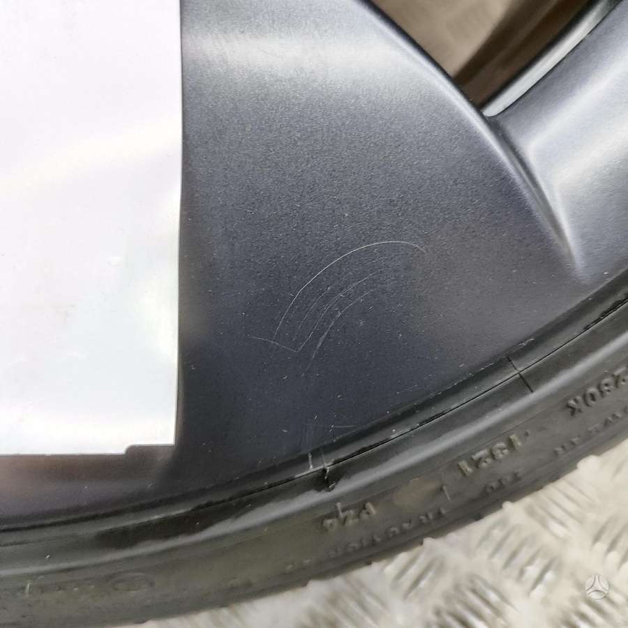 TESLA Model 3, light alloy, R20