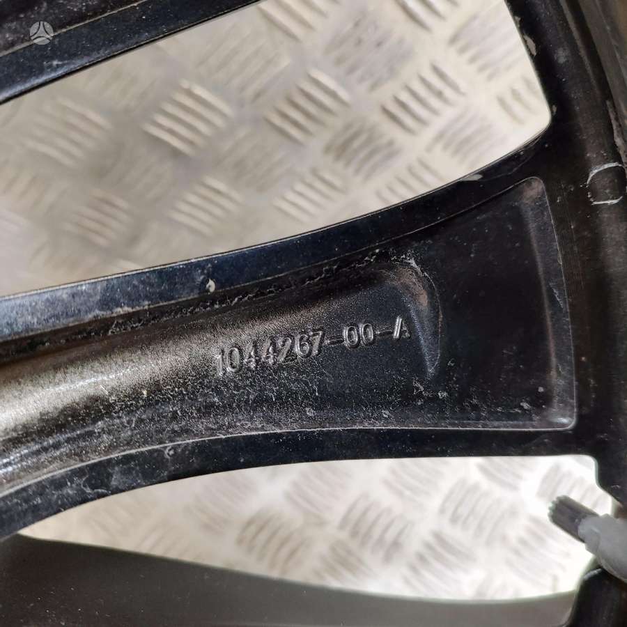 TESLA Model 3, light alloy, R20
