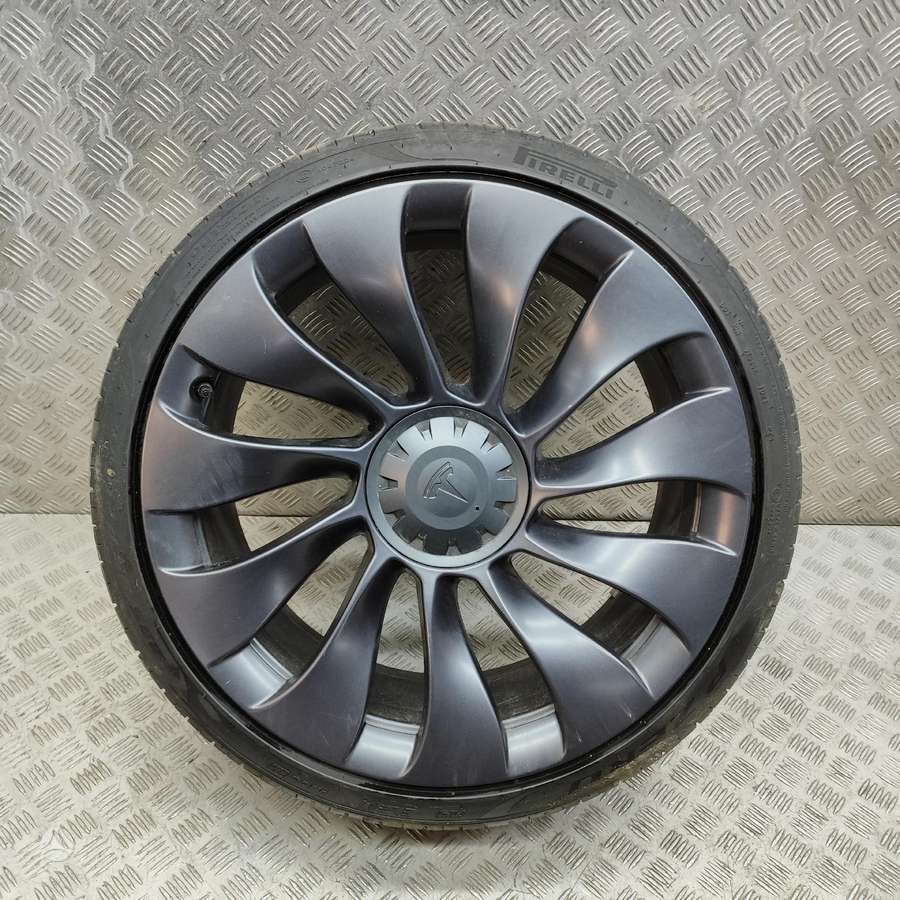 TESLA Model 3, light alloy, R20