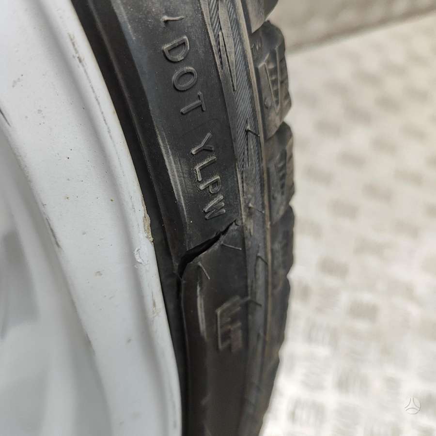 TESLA Model 3, lengvojo lydinio, R20
