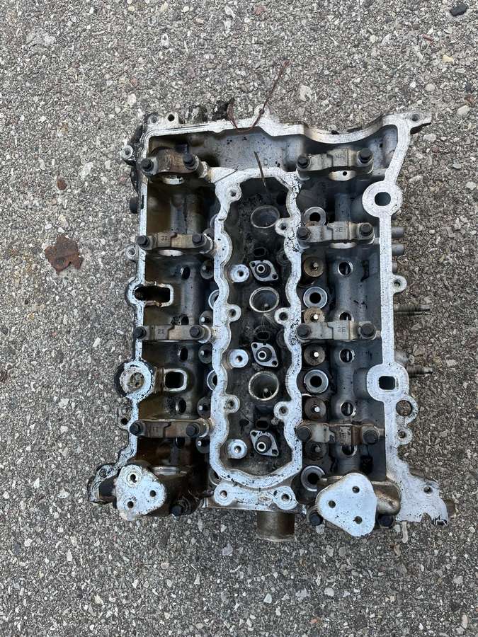 Opel Astra cylinder head