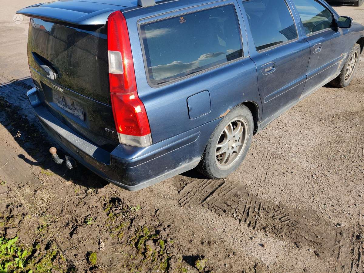 Volvo V70 Spalva 466 46