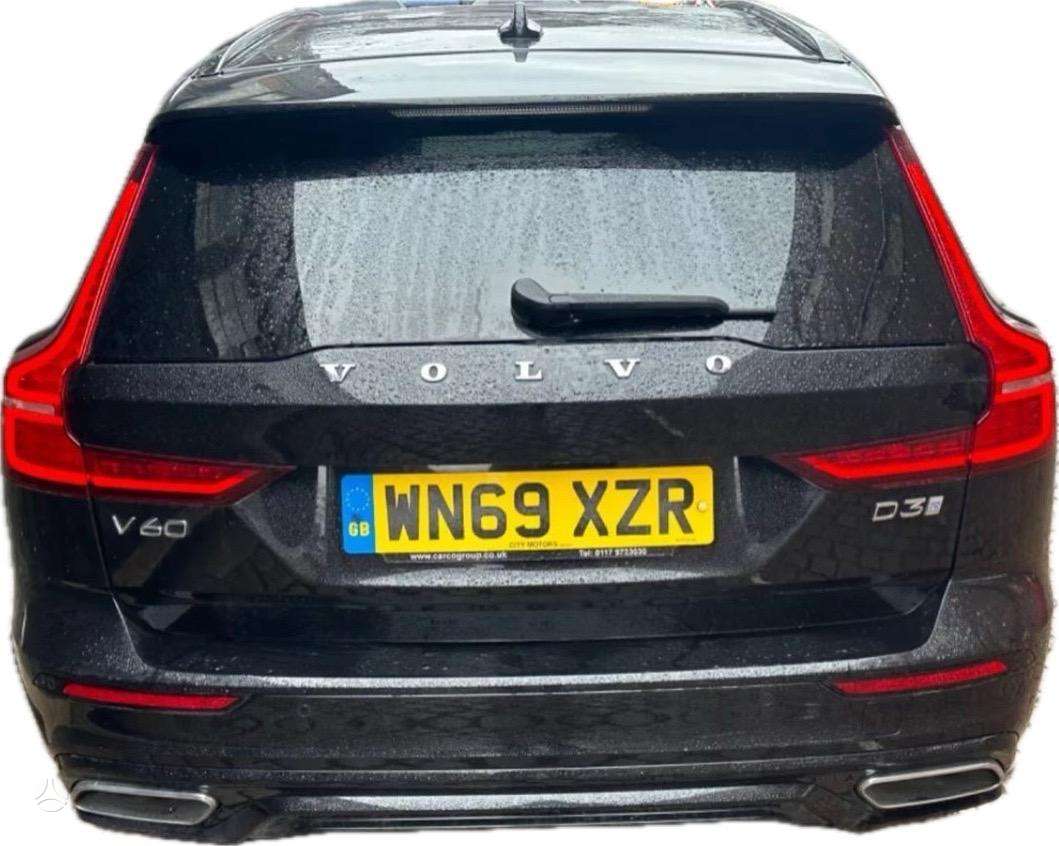 Volvo V60 dalimis