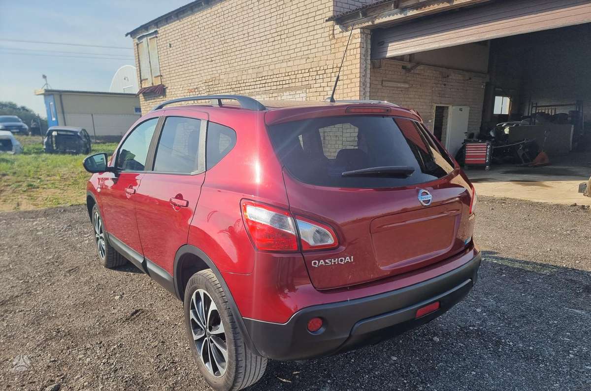Nissan Qashqai по частям
