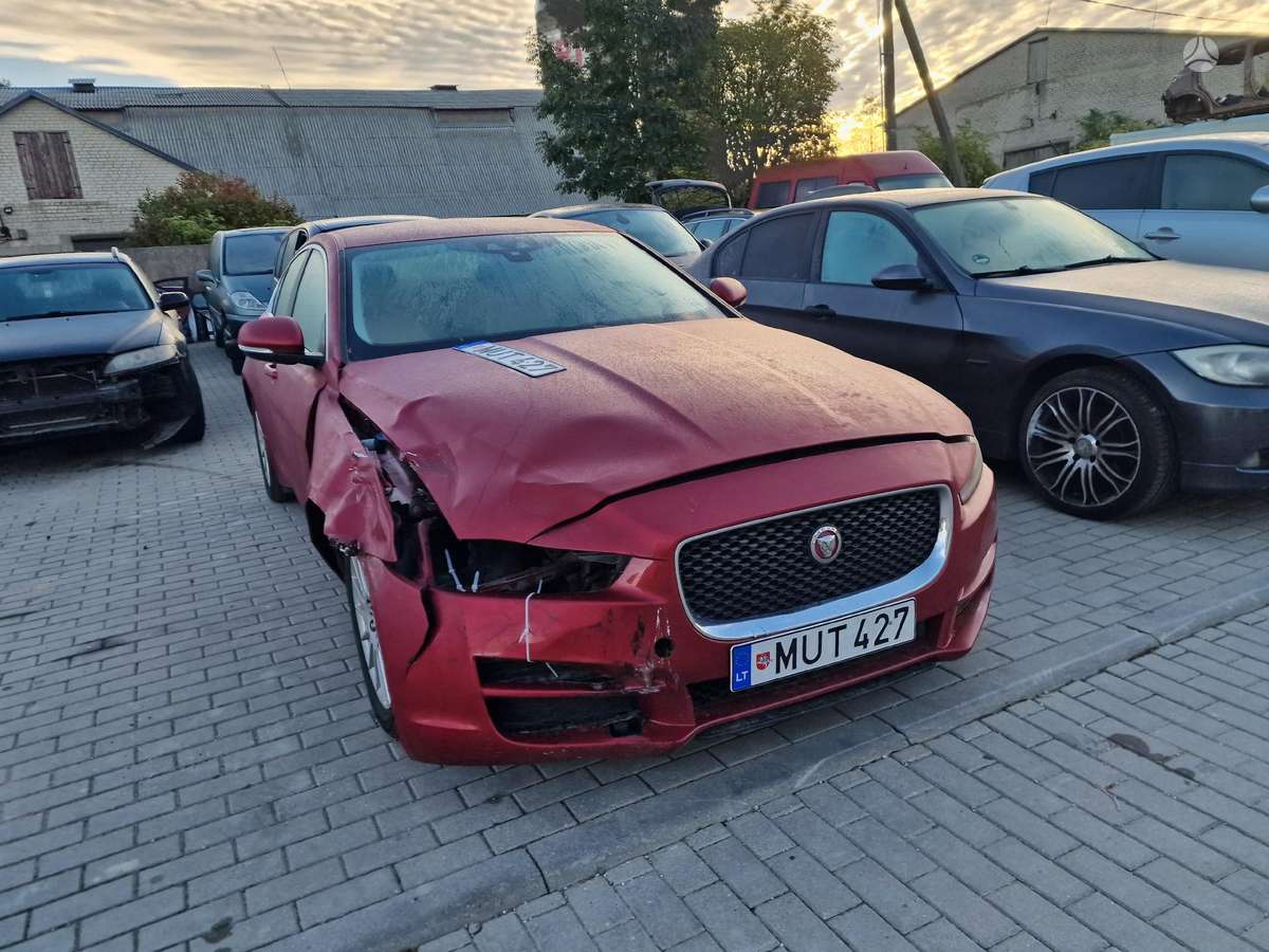 Jaguar XE