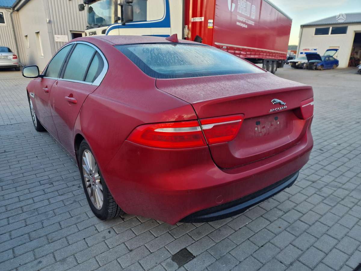 Jaguar XE