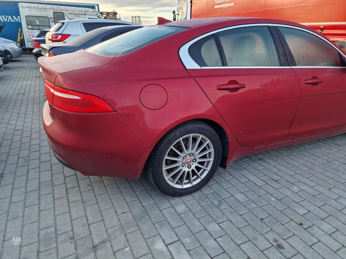 Jaguar XE