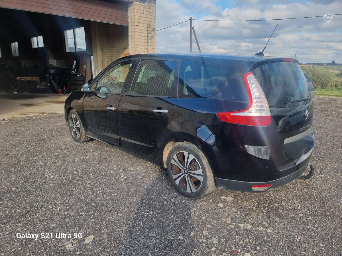 Renault Grand Scenic for parts