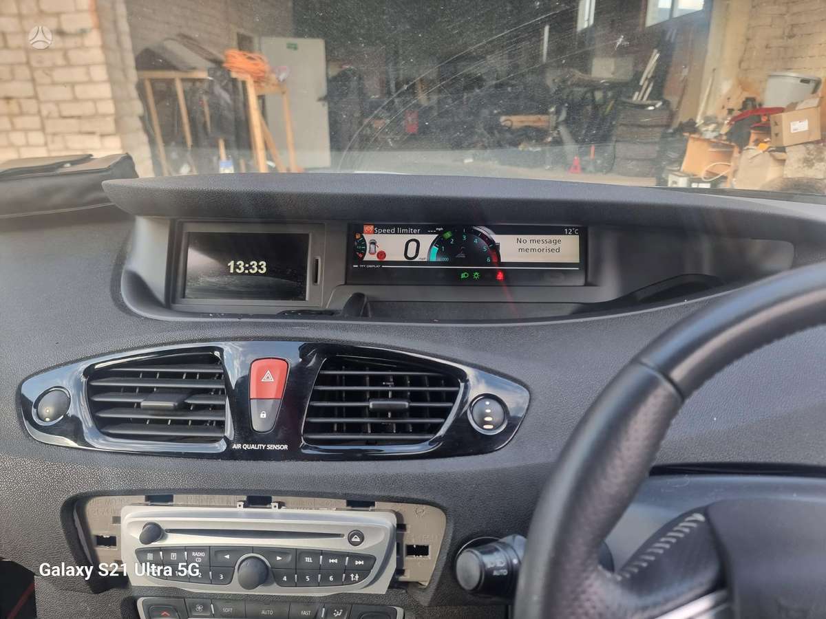 Renault Grand Scenic for parts