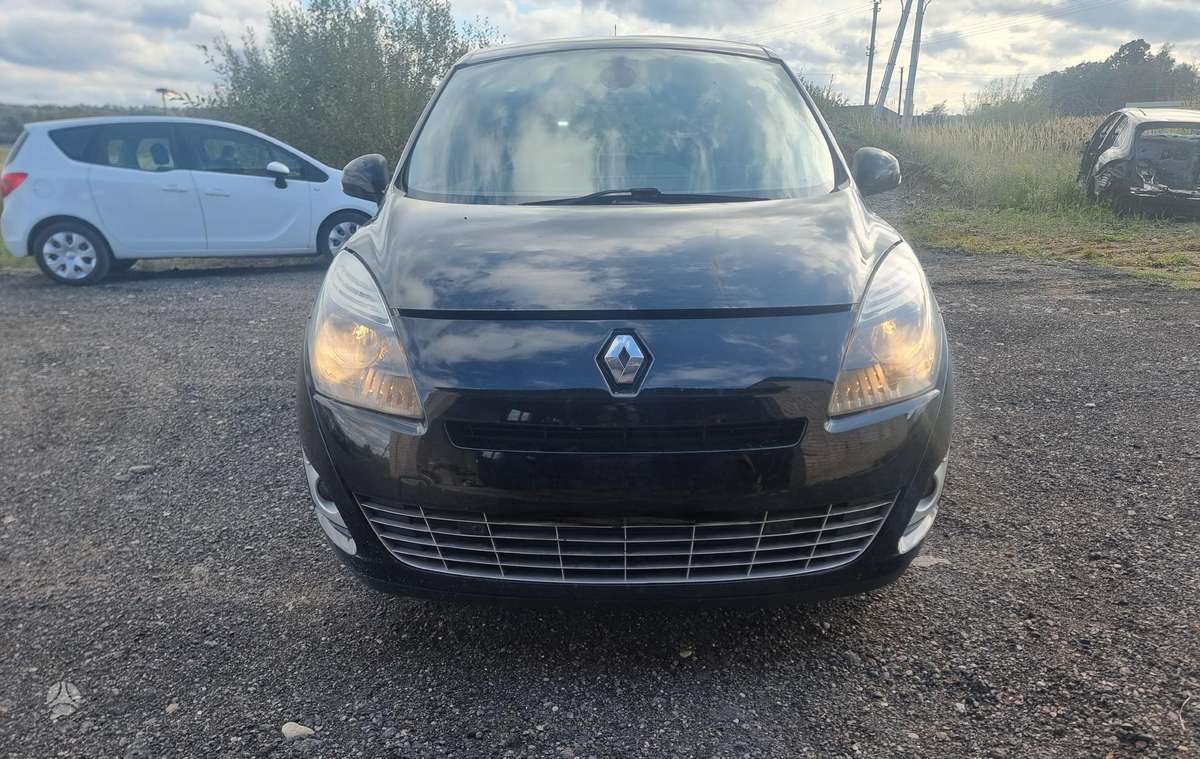 Renault Grand Scenic for parts
