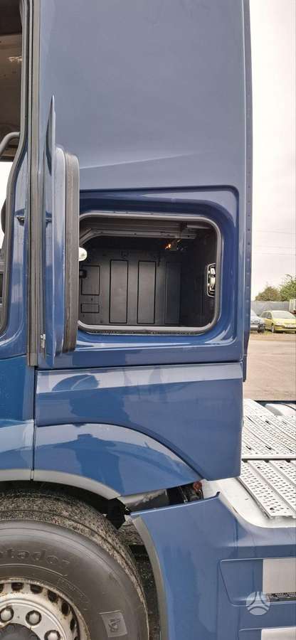 Mercedes-Benz Actros 1845, double sleeper