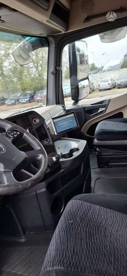 Mercedes-Benz Actros 1845, double sleeper