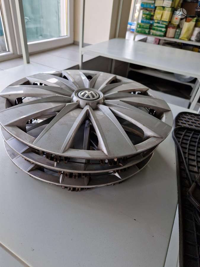 Volkswagen Multivan, tērauda apzīmogoti, R16
