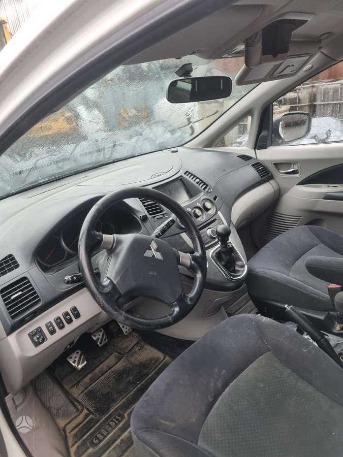 Mitsubishi Grandis