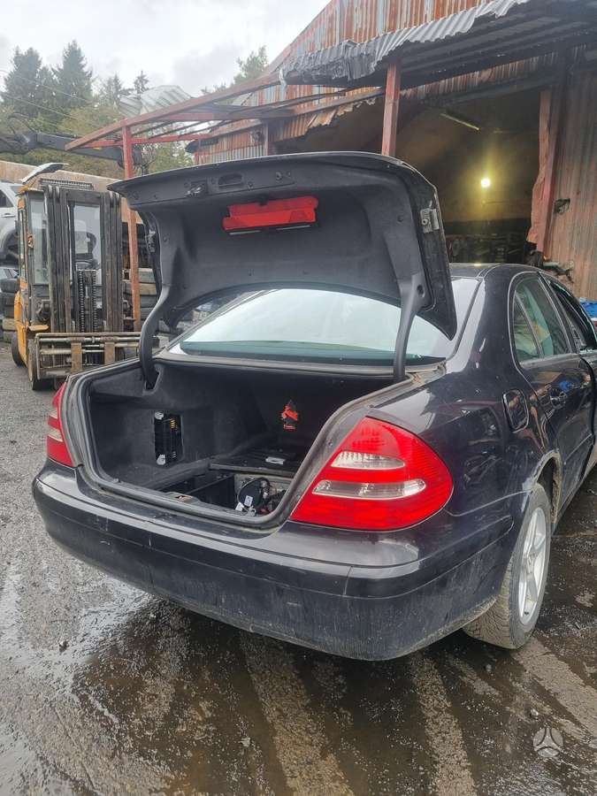 Mercedes-Benz E220
