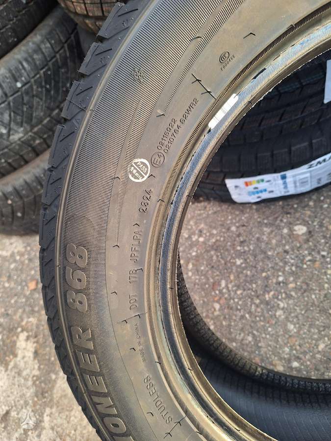 Rockblade, winter 215/60 R17