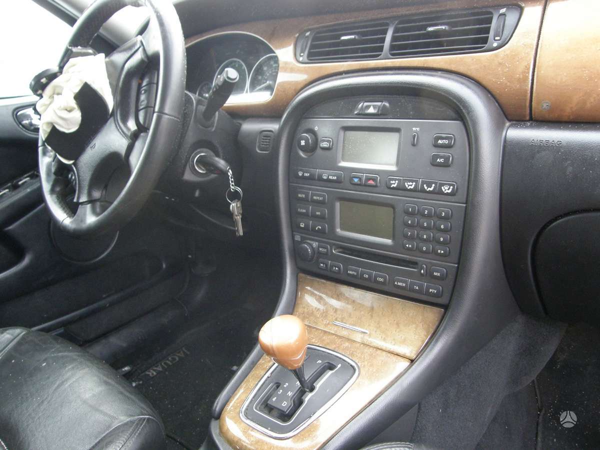 Jaguar X-Type