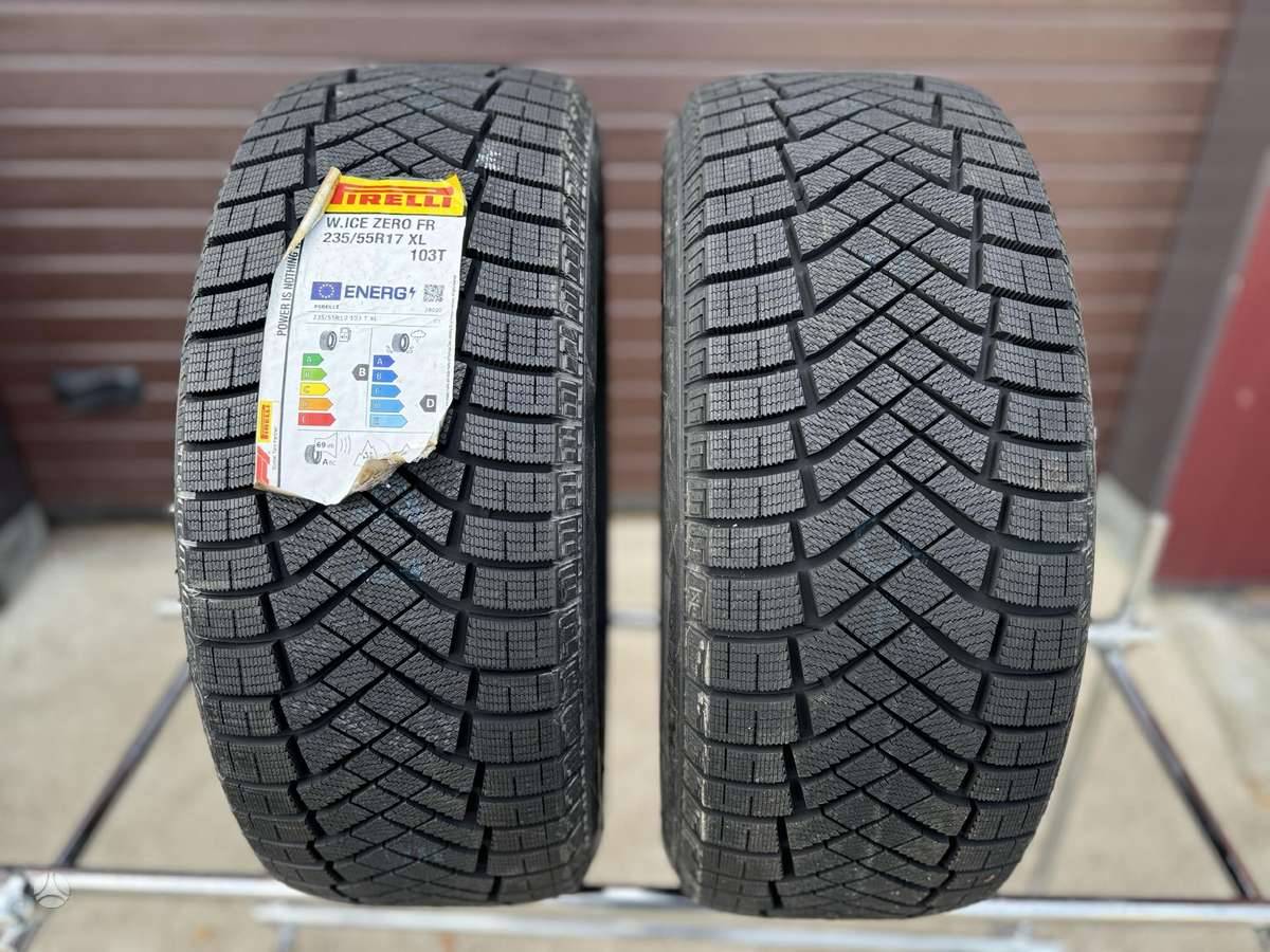 Pirelli W. Ice Zero FR, winter 235/55 R17