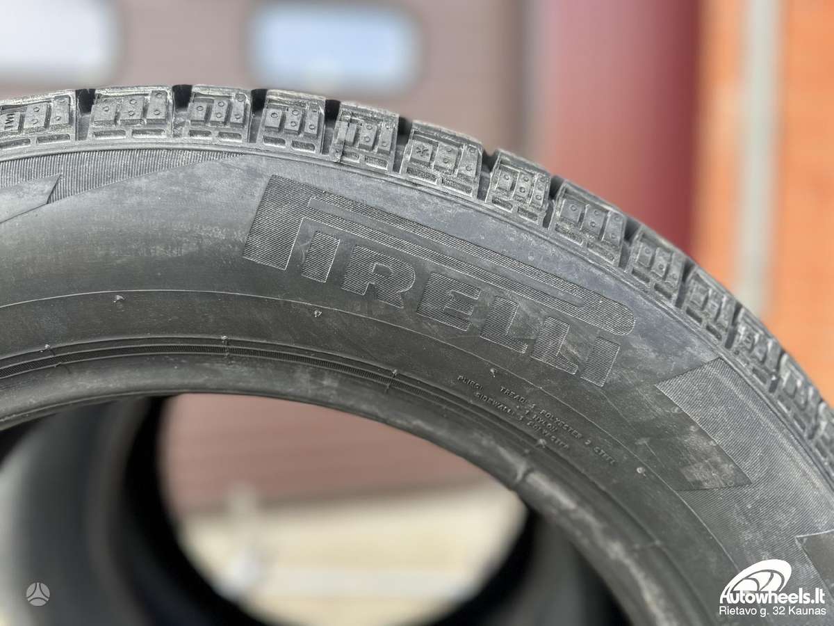 Pirelli W. Ice Zero FR, winter 235/55 R17
