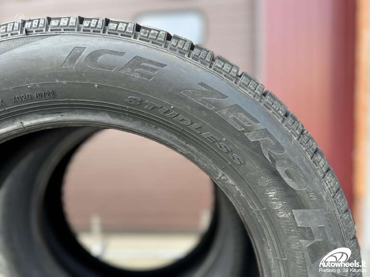 Pirelli W. Ice Zero FR, winter 235/55 R17