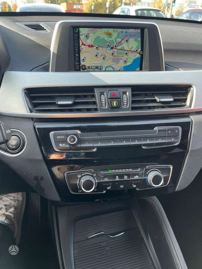 BMW X1, off-road / crossover