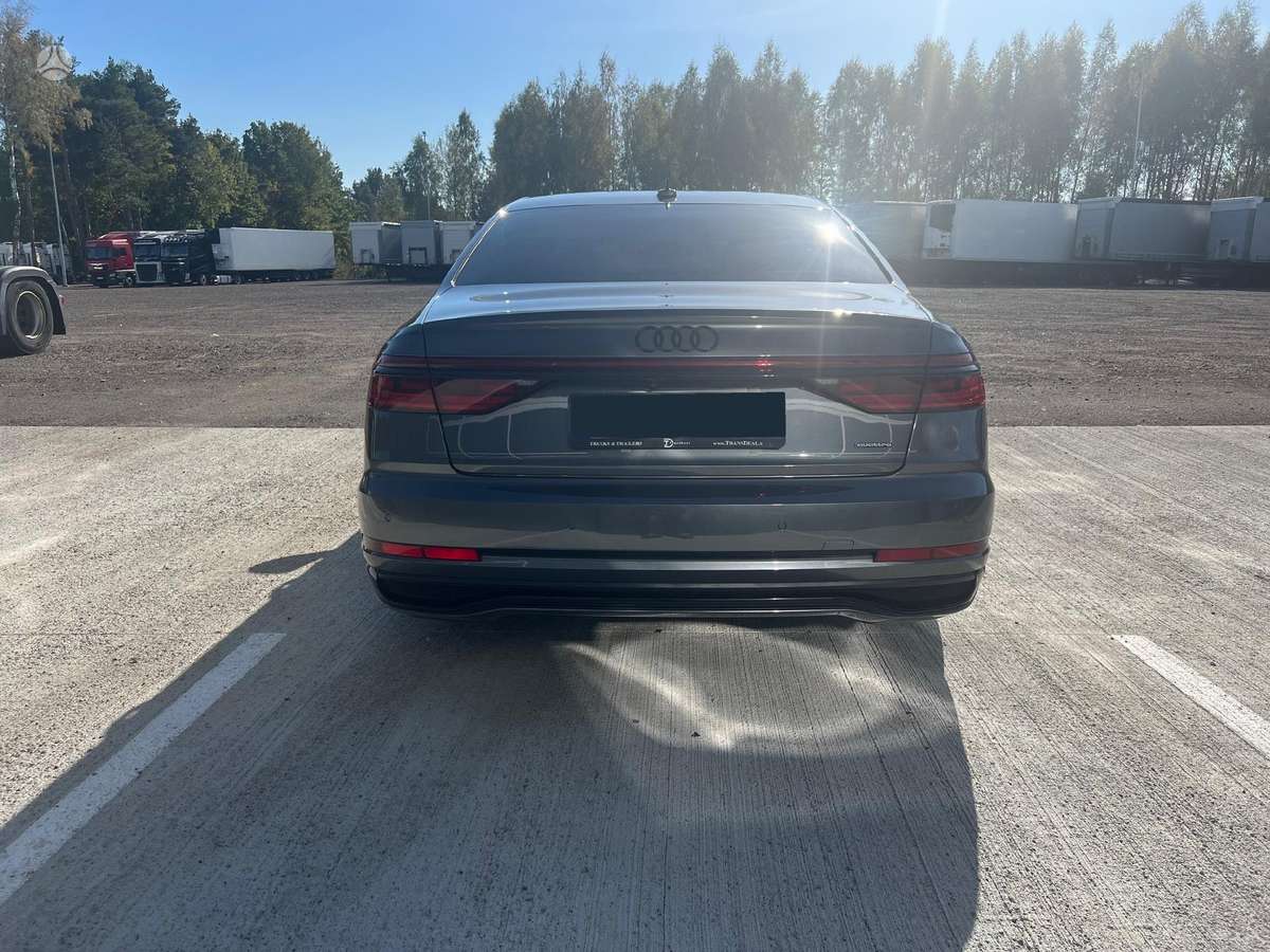 Audi A8, 3.0 l., Седан