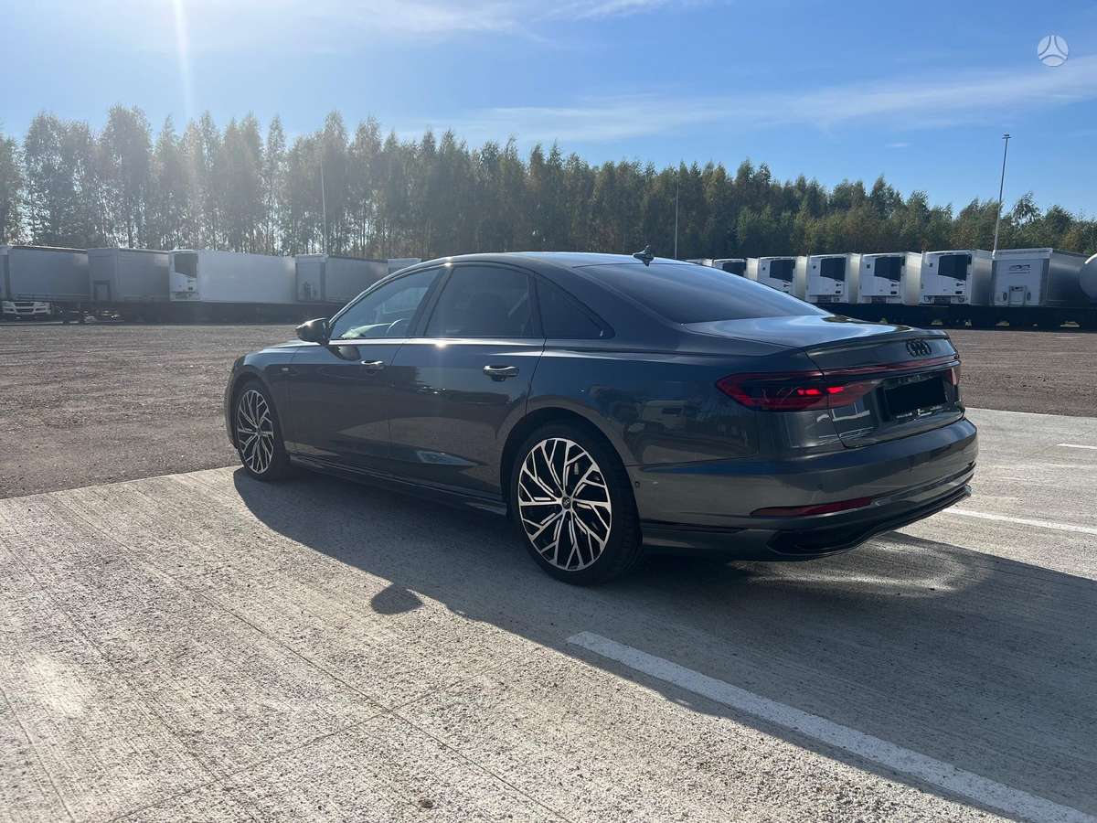 Audi A8, 3.0 l., Седан