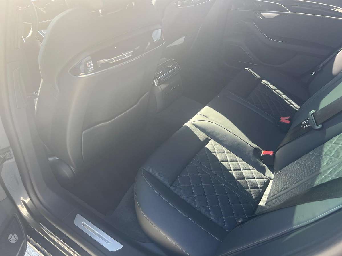 Audi A8, 3.0 l., Седан