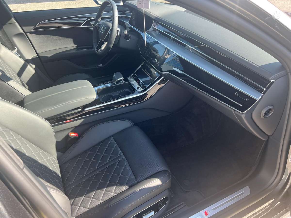 Audi A8, 3.0 l., Седан
