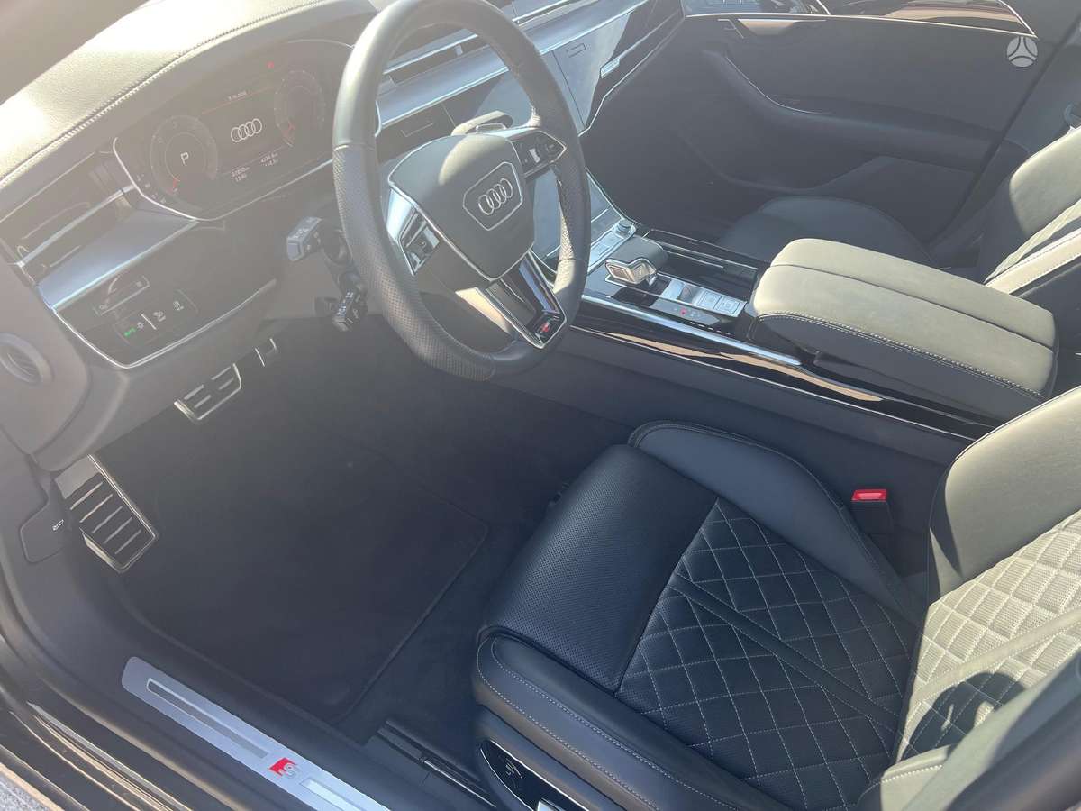 Audi A8, 3.0 l., Седан