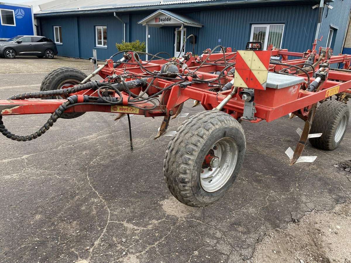 Brix Titan 11/ 300, скребки, скрубберы
