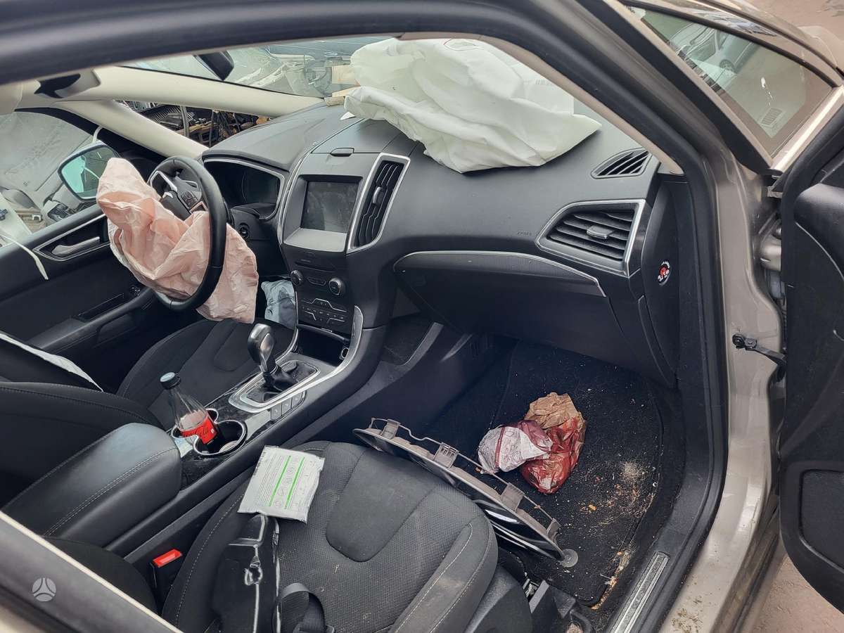 Ford S-MAX dalimis