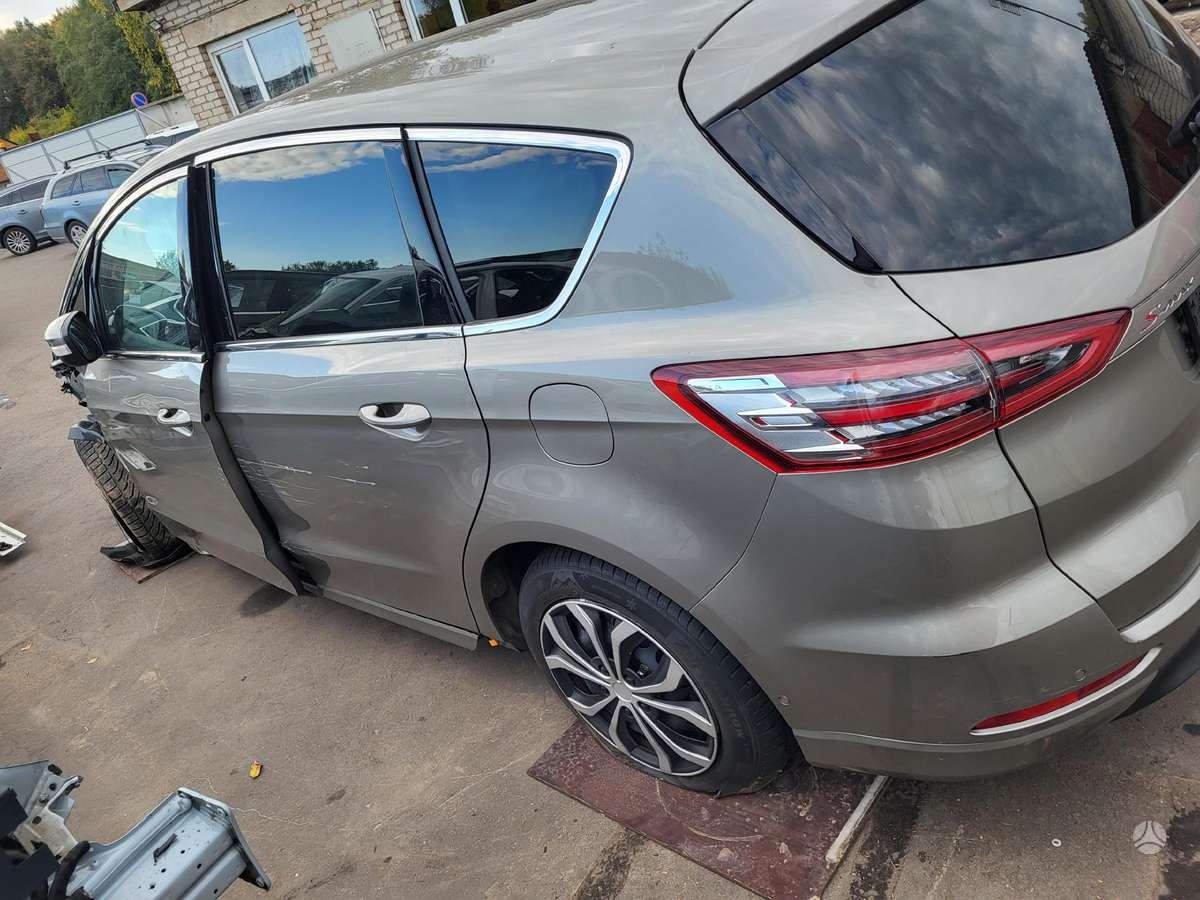 Ford S-MAX for parts
