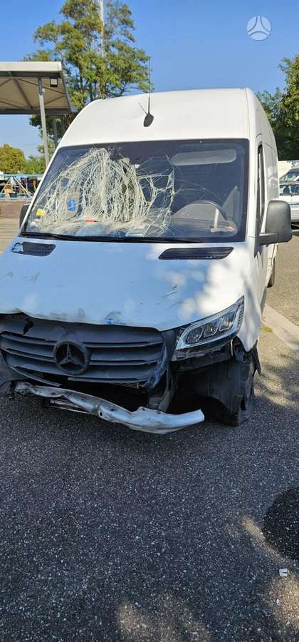 Mercedes-Benz Sprinter, preču