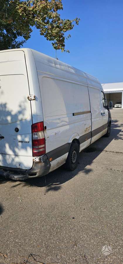 Mercedes-Benz Sprinter, preču