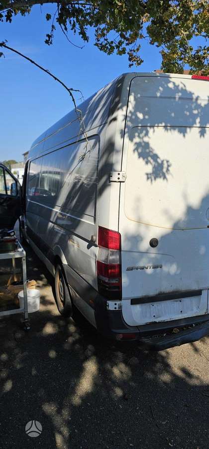 Mercedes-Benz Sprinter, preču