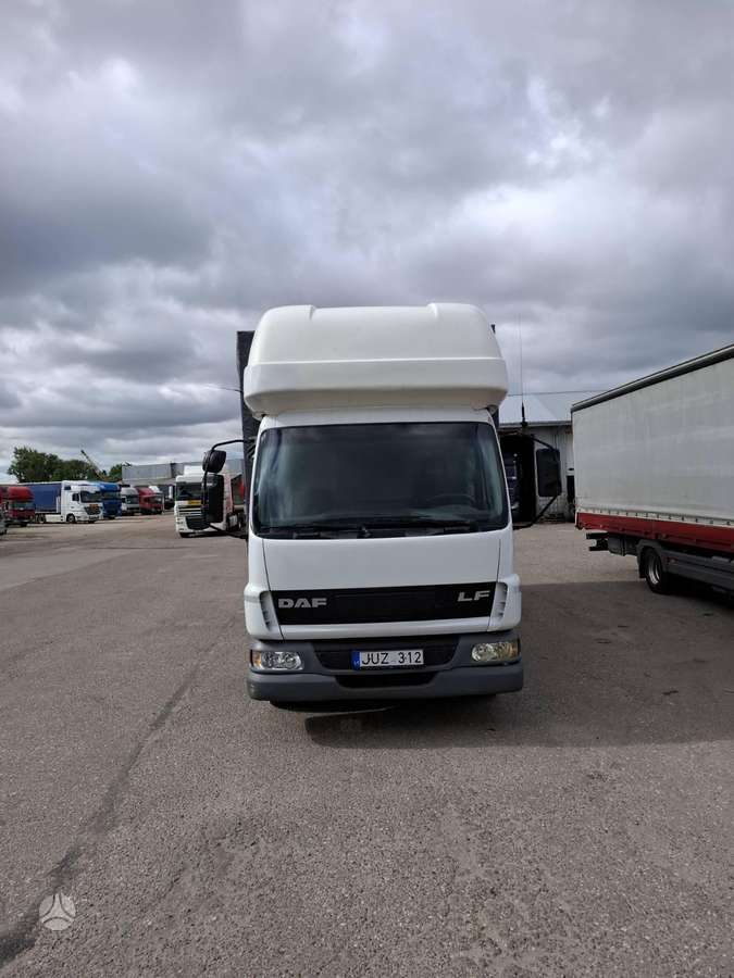 DAF DAF Trucks (NL), бортовые с тентом