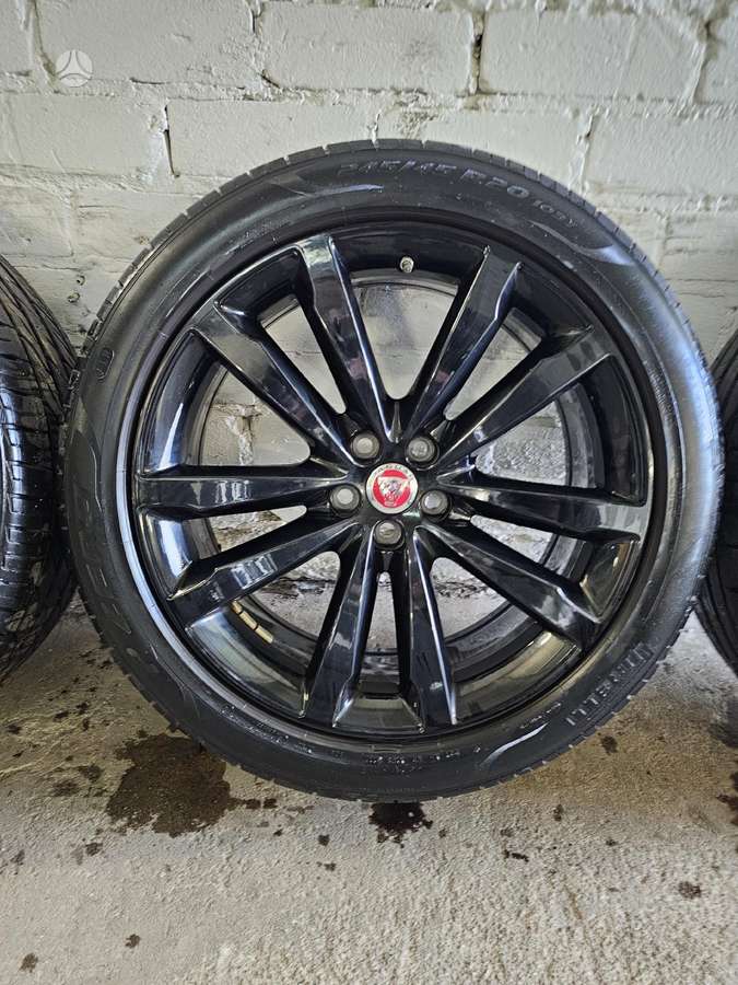Jaguar E-Pace, lengvojo lydinio, R20