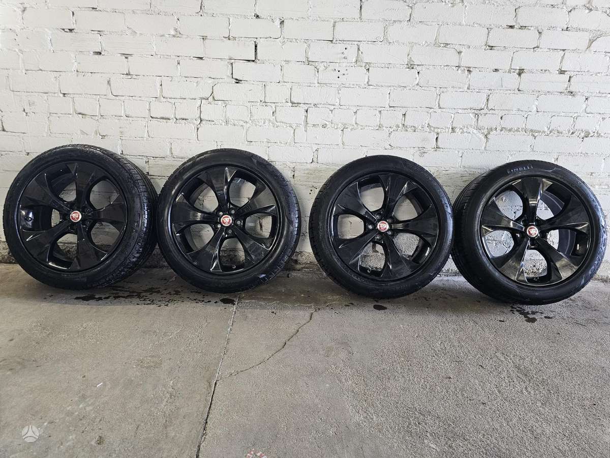 Jaguar E-Pace, light alloy, R20